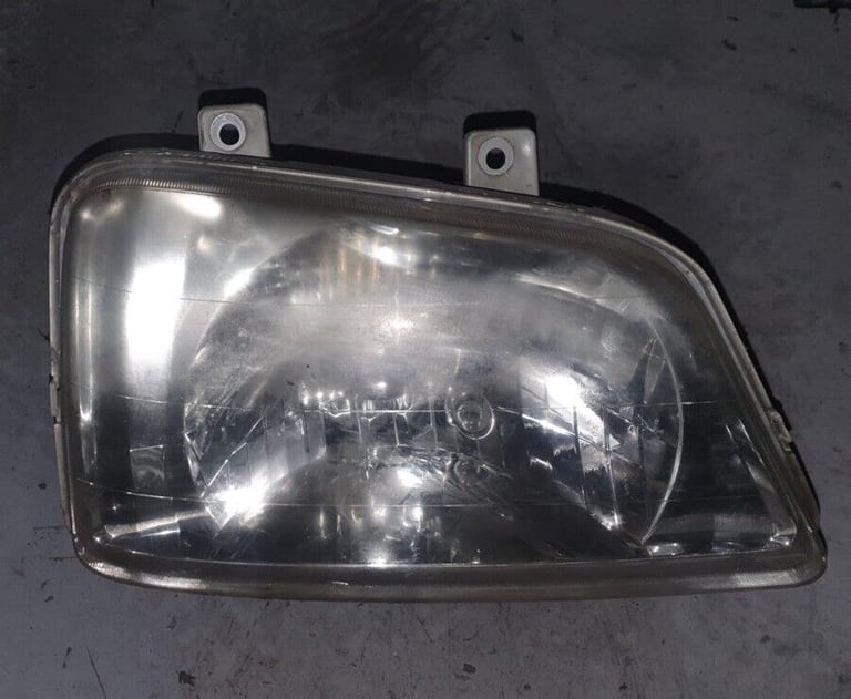 Daihatsu Terios Right Side Headlight 2004