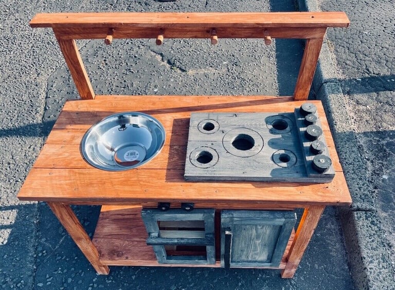 Handmade Children’s Outdoor Wooden Play Mud Kitchen 