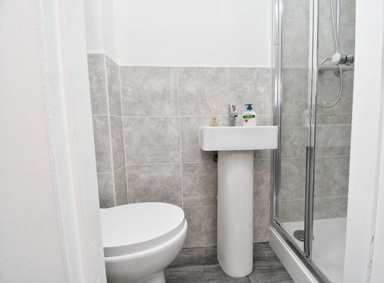 Superb 4 bed HMO in Stoke Immaculate Throughout Perfect For Students Net Returns 16.18% PA
