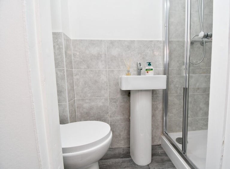 Superb 4 bed HMO in Stoke Immaculate Throughout Perfect For Students Net Returns 16.18% PA