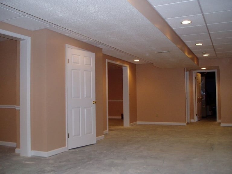 DECORATOR PAINTER HOUSE PAINTING, FLOORING , WALLPAPERING ,PLASTER ,TILE, CHEAP CHEAP CHEAP in