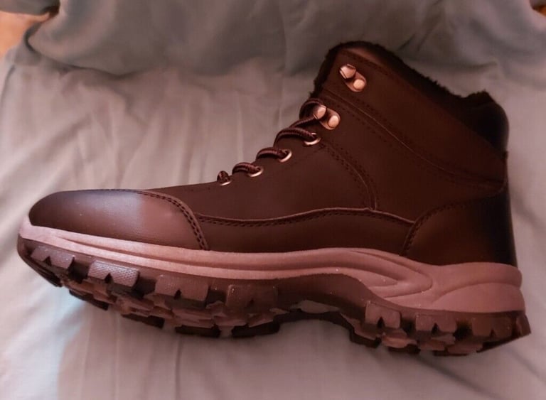 NEW WALKING BOOTS