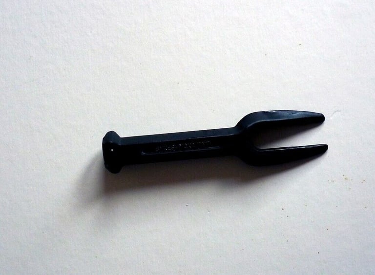 Ball joint splitter