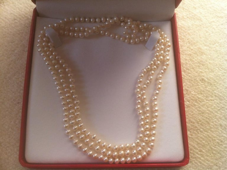 image for A Brand new Genuine Cultured Freshwater Pearl long necklace
