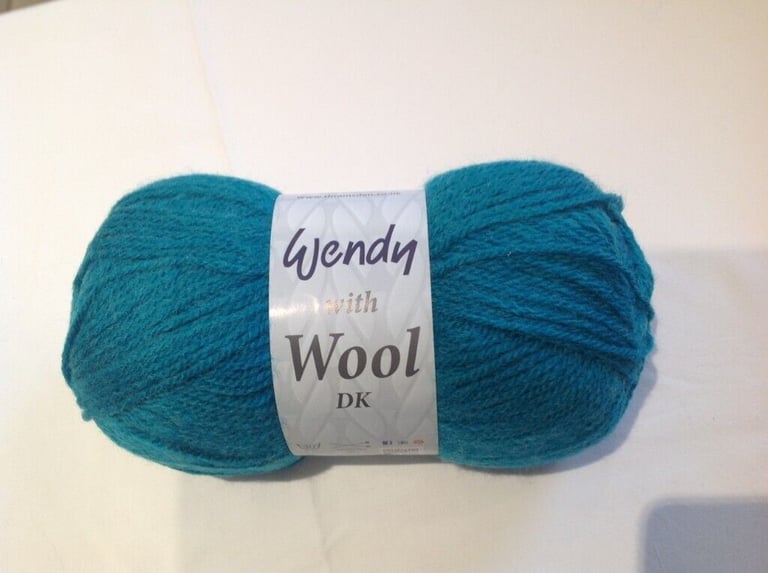 WENDY DOUBLE KNITTING WOOL with 20% PURE WOOL & 80% PREMIUM ACRYLIC, SEVEN  COLOURS 5X100G BALLS 