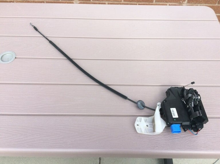 image for VW Touran 2010-2015 Passenger Rear Door Lock Mechanism with Cable