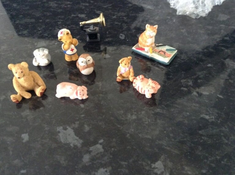 Vintage  1980's 15 Animal Figures by Pete Fagan Plus Display cabinet