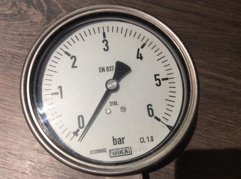 Pressure gauge 