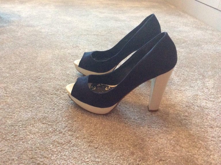 Ladies shoes