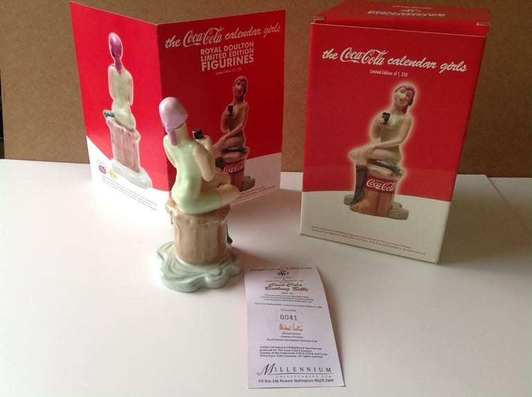 ROYAL DOULTON COCA COLA BATHING BELLE 