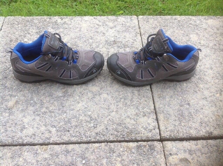 Boy's Walking Shoes - Size 2 