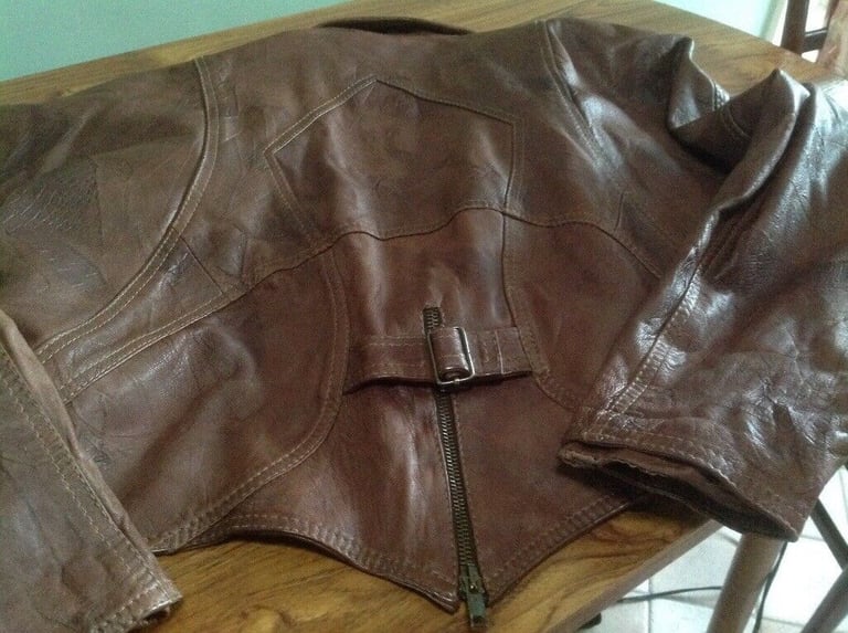 VINTAGE LEATHER JACKET..M/L..DK BROWN