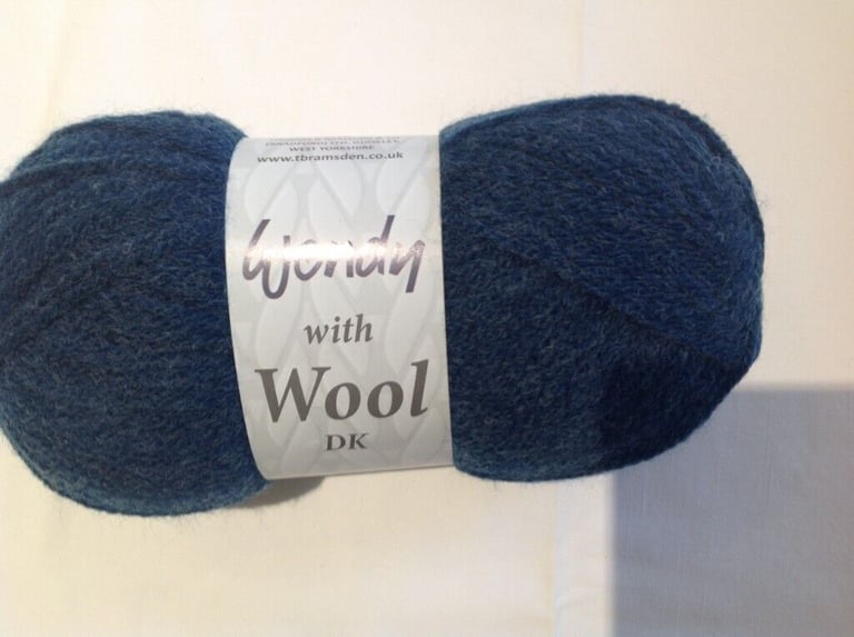 WENDY DOUBLE KNITTING WOOL with 20% PURE WOOL & 80% PREMIUM ACRYLIC, SEVEN  COLOURS 5X100G BALLS 