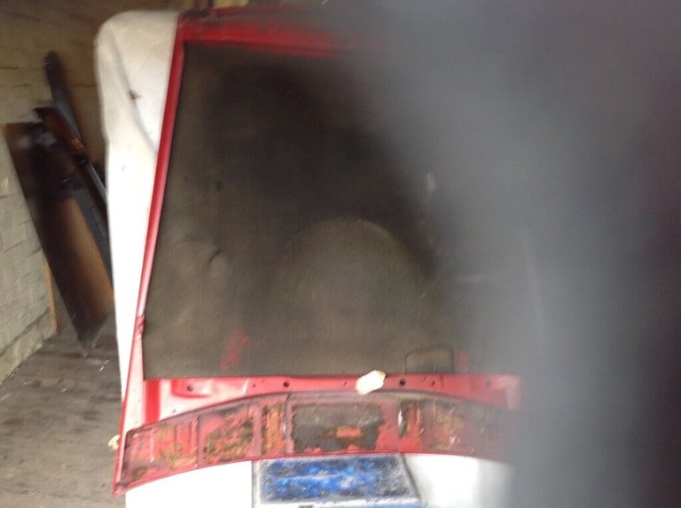 Mercedes bonnet