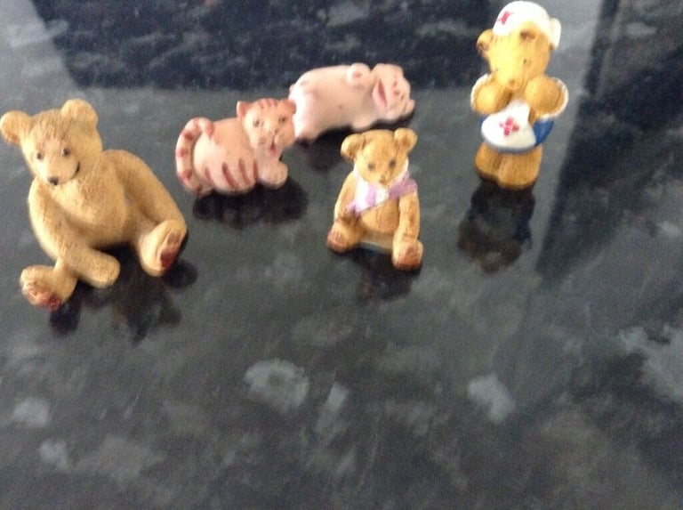 Vintage  1980's 15 Animal Figures by Pete Fagan Plus Display cabinet