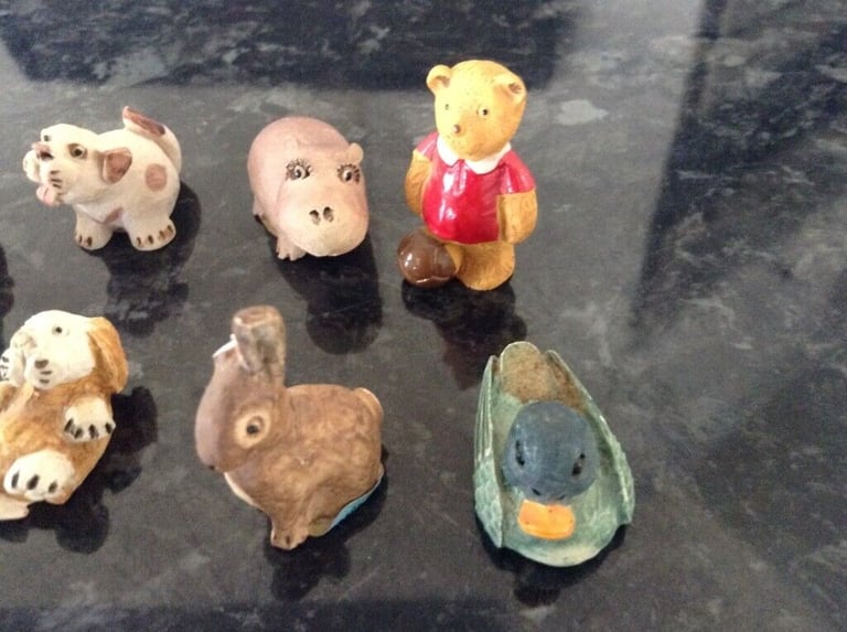 Vintage  1980's 15 Animal Figures by Pete Fagan Plus Display cabinet