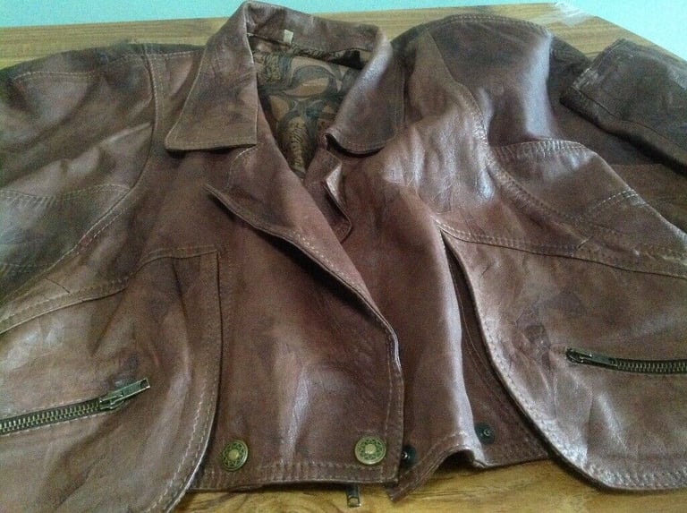 VINTAGE LEATHER JACKET..M/L..DK BROWN