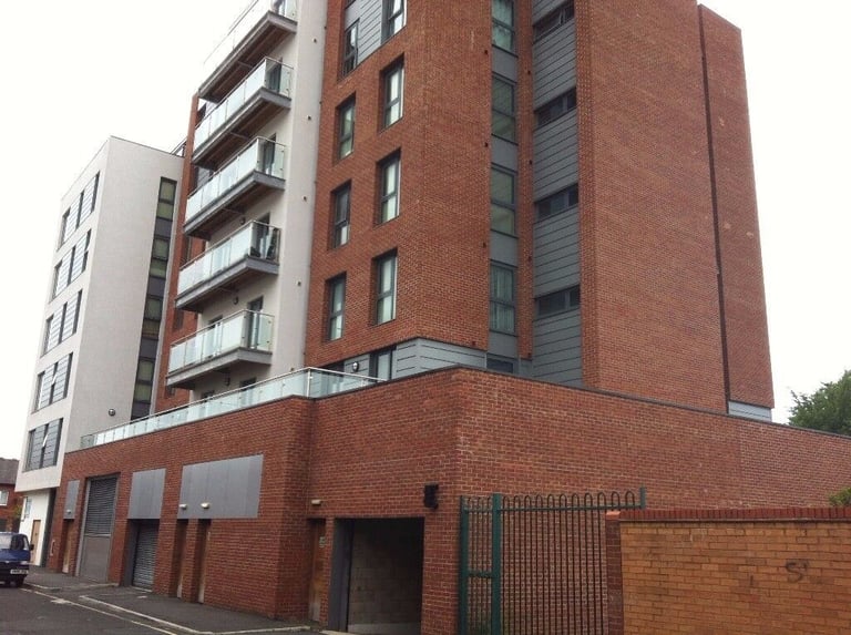 SECURE 24/7 UNDERCOVER PARKING - business district off Leeds Street, L3 2BB (4793)