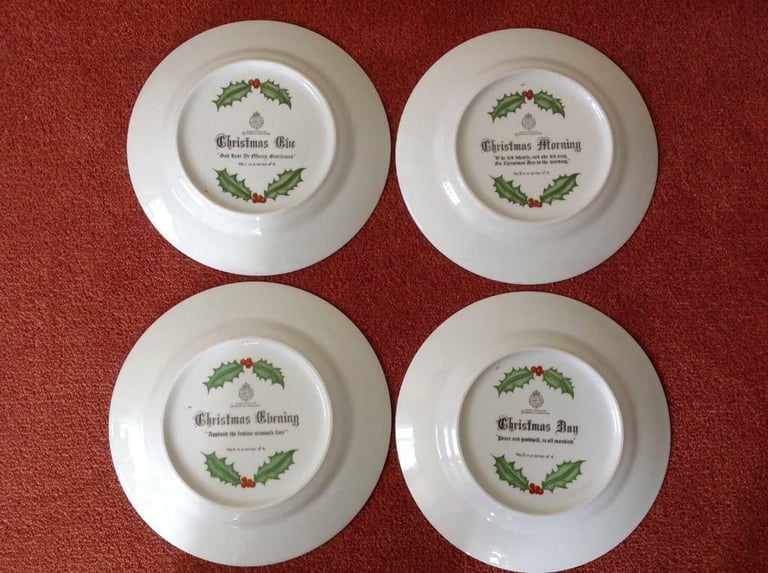 Royal Worcester Set of 4 Christmas Plates