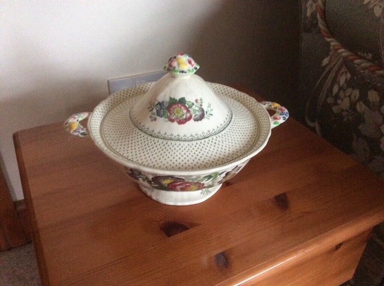 image for Masons Paynsley Green vegetable tureen with lid.