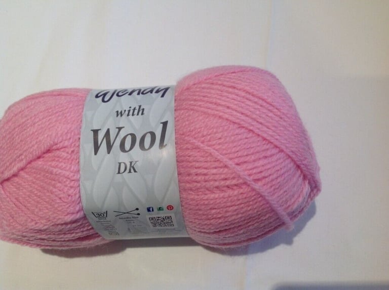 WENDY DOUBLE KNITTING WOOL with 20% PURE WOOL & 80% PREMIUM ACRYLIC, SEVEN  COLOURS 5X100G BALLS 