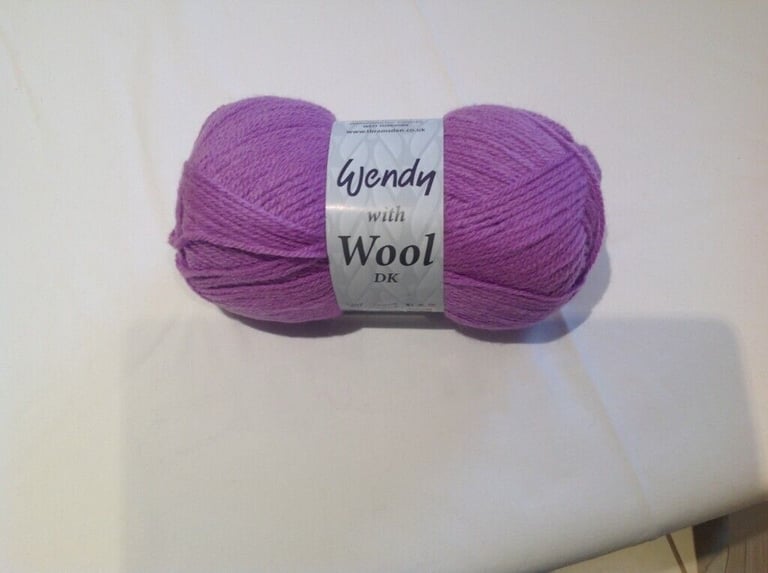 WENDY DOUBLE KNITTING WOOL with 20% PURE WOOL & 80% PREMIUM ACRYLIC, SEVEN  COLOURS 5X100G BALLS 