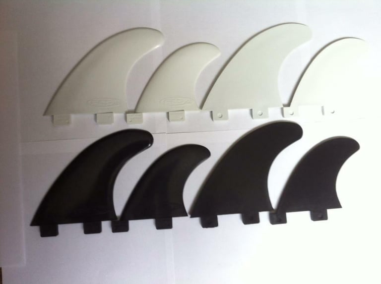 Surfboard Fins FCS Set of 3 black or white surf fin. Singles & Quads also available