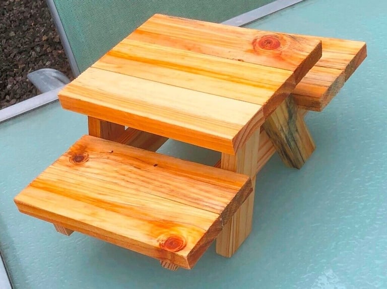 Squirrel  Picnic Table 100% recycled timber