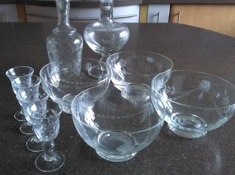 Vintage Mediterranean appetizer serving set