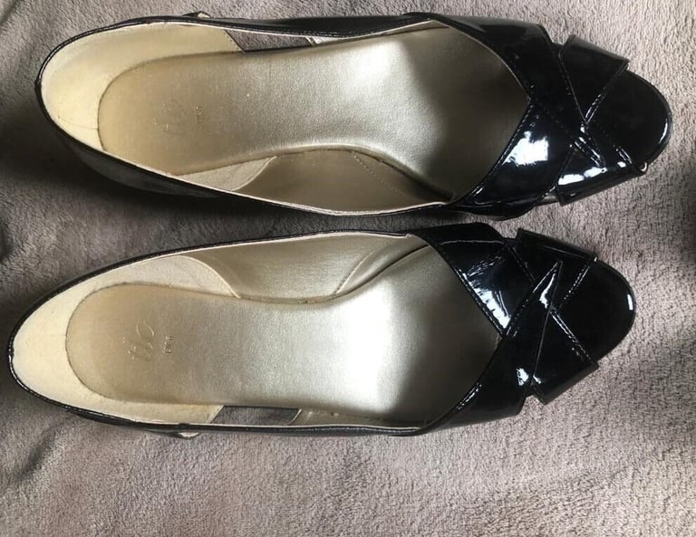 Bundle of 3 pairs Ladies' shoes; CLIFFORD JAMES, TLC, RED HERRING, all size 6