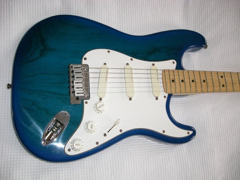 image for Fender Deluxe Strat Plus electric guitar - USA - '93 - Blueburst - Custom Shop- Vintage