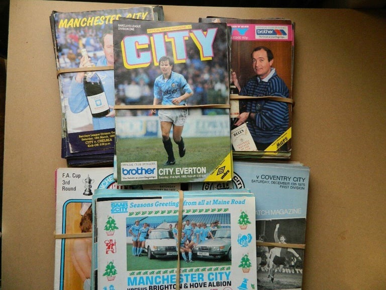 image for VINTAGE MANCHESTER CITY FOOTBALL PROGRAMMES.. LOOK !!