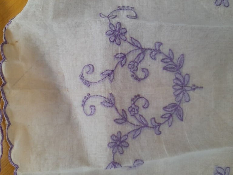 New.Pretty embroidered muslin teacosy n traycloth. Great for gifting