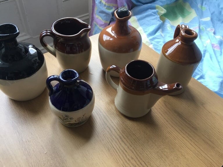 Ceramic items for dining table. Olive oil container, vinegar dispenser, Cream and milk jug