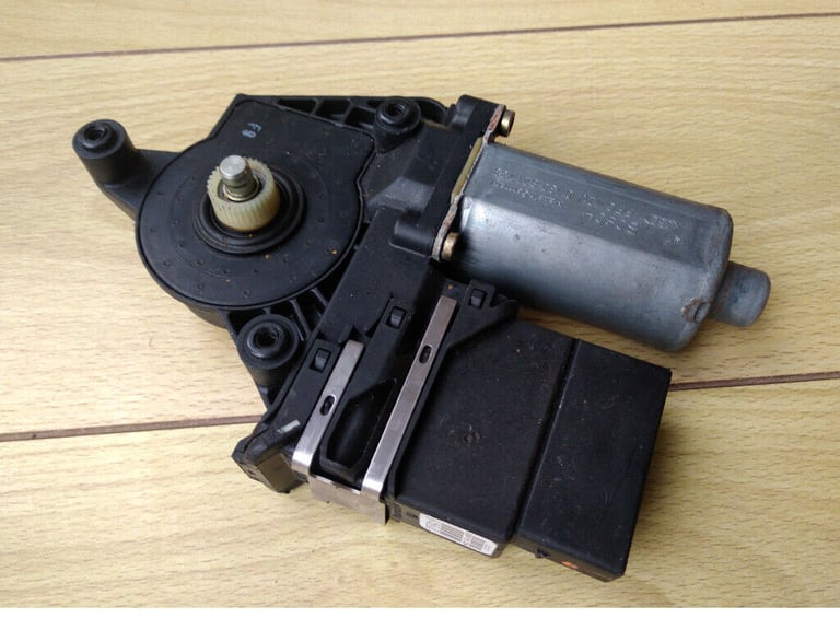 Audi RS4 A4 S4 B6 B7 Right Rear Window Motor 8H2959802