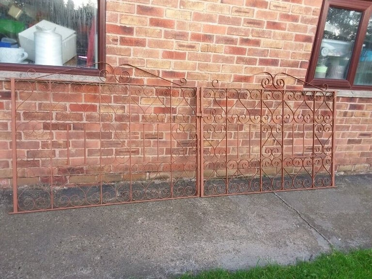 DRIVE GATES ( many sizes , railings wall tops etc ) | in Pontefract, West  Yorkshire | Gumtree