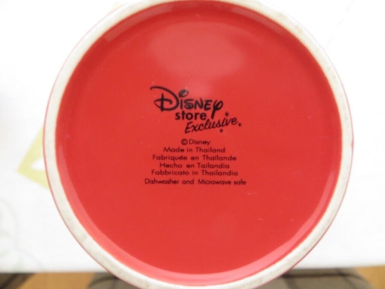 DISNEY MICKY and MINNIE EXCLUSIVE ORIGINAL VERY GOOD QUALITY THICK WALL MUGS. IN AS NEW CONDITION