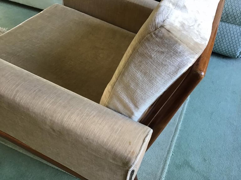 RARE MID CENTURY MODERN RAIL BACK DESIGNER ARMCHAIR.