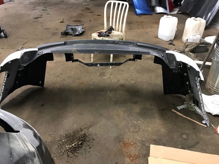 RANGE ROVER SPORT L494 REAR BUMPER WHITE P/N: HK62-17F954-A (2013-2016)