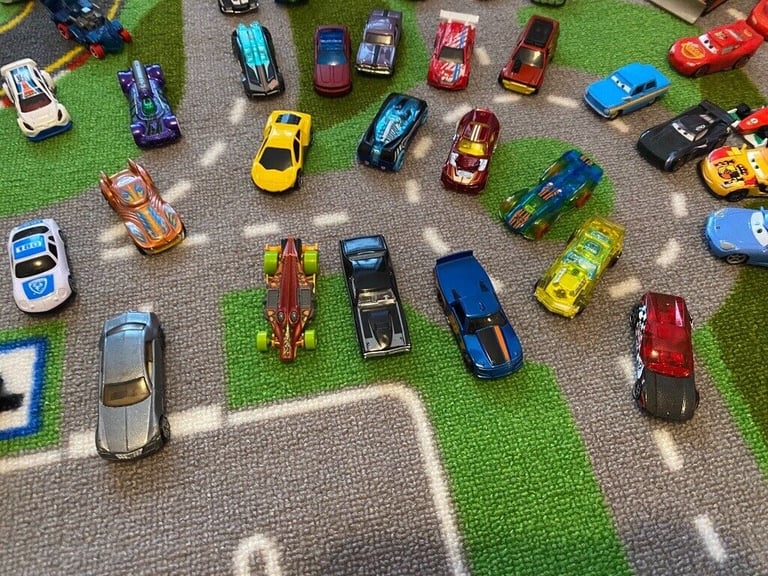 Toy car bundle hot wheels cars with toy Matt and car carry csse