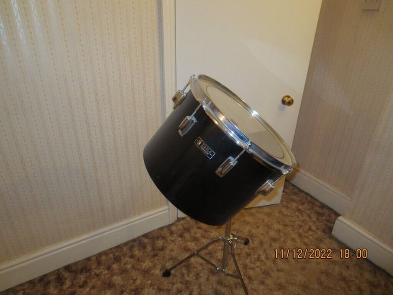 TAMA DRUM. &  STAND.