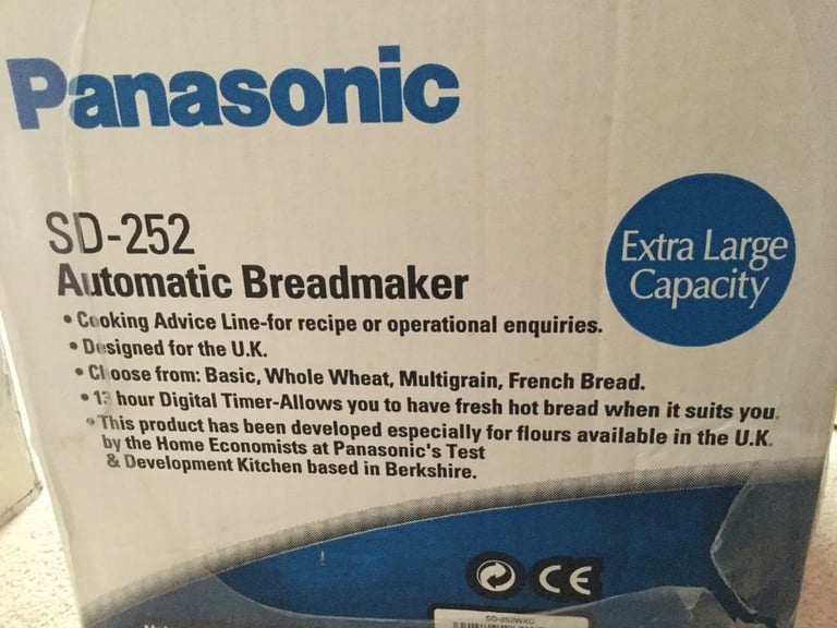 Panasonic SD252 automatic bread maker New BOXED