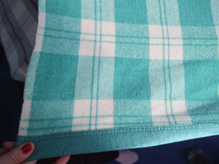 Welsh Wool Blanket  Derw 100% Welsh wool Green / Cream Plaid 