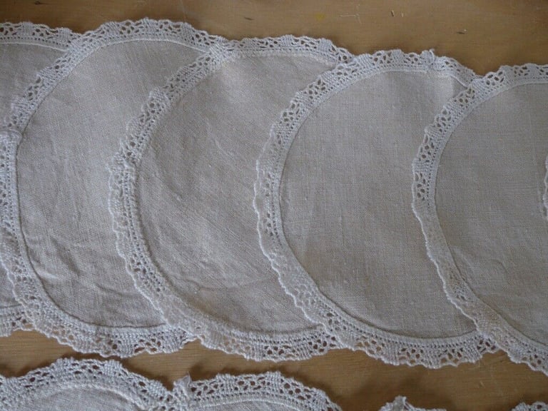 12 Vintage Matching, Crocheted, Lace-Edged, Linen Doilies/Table/Place/Dressing-Table Mats. Two sizes