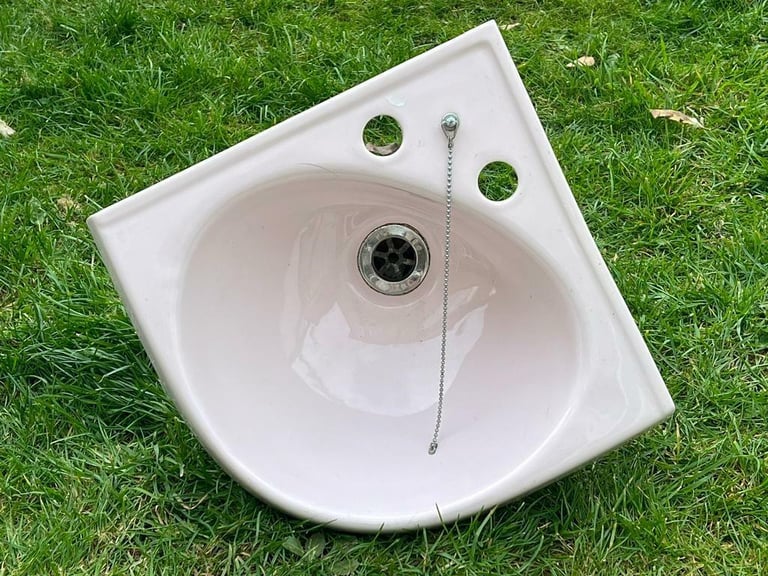 image for VINTAGE RETRO PALE PINK CERAMIC CORNER SINK BEDROOM CLOAKROOM