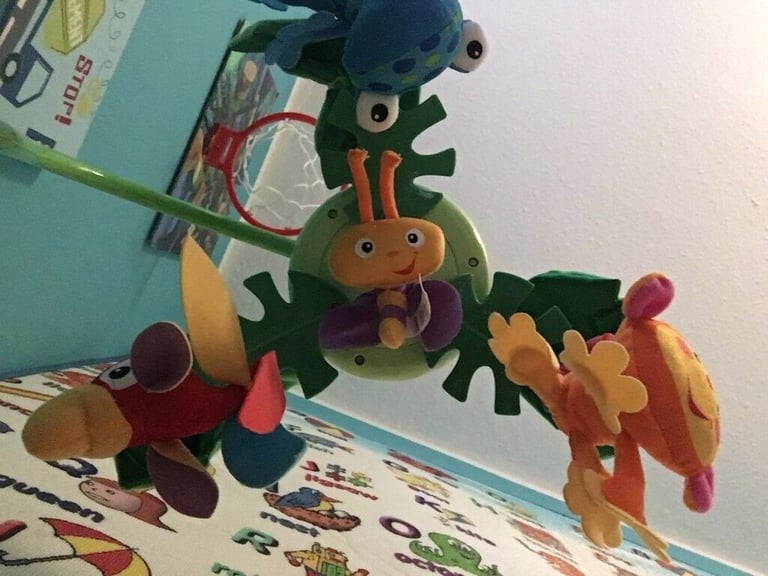 FISHER-PRICE mobile RAINFOREST -----------------------smoke free house
