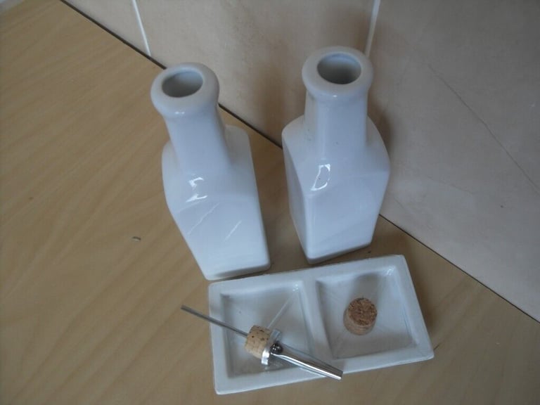 Brand New M&S White Vinegar & Oil Set - Just £8
