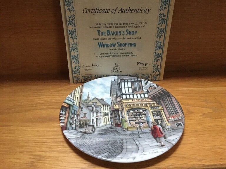 image for ROYAL DOULTON COLLECTORS PLATES - 5 STORES 