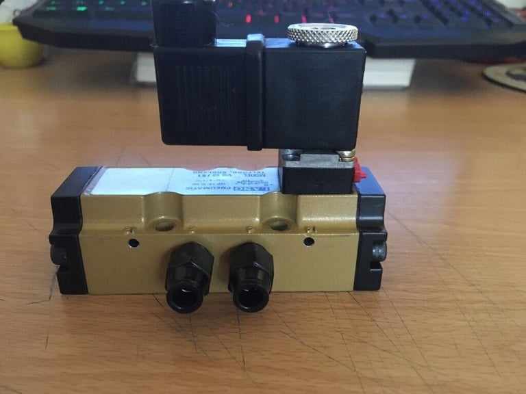 Lang VS13/51 220V (5/2) Pneumatic Solenoid Valve