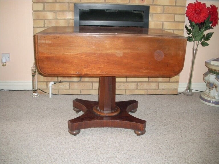 VICTORIAN MAHOGANY TABLE, £110  MAIDSTONE